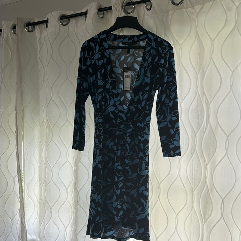 Elegant Blue Leaf Pattern Dress